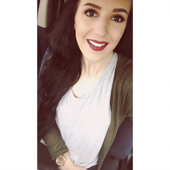 Meet your Posher, Ali - Picture 1 of 1